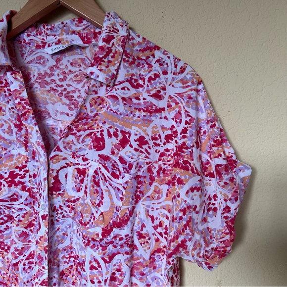 3/$20 Emily Daniels, pink and orange swirl pattern button down with front tie - Picture 9 of 9